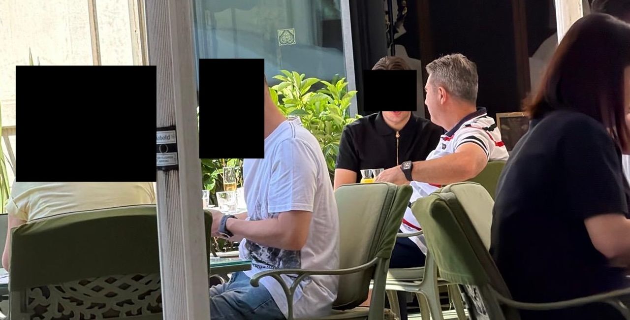 EXCLUSIV. Șeful CFR SA, Ion Alexandru Simu, pozat într-un hotel de 5 stele din Istanbul cu un ceas de lux marca Richard Mille / Anul trecut fusese surprins cu un Patek Philippe / Șeful companiei de stat susține că sunt replici cumpărate din magazine de suveniruri