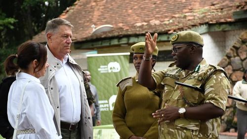 În 2023, deplasările externe ale preşedintelui Klaus Iohannis - vizite pe trei continente - au fost prezentate de Administraţia Prezidenţială ca succese diplomatice, dar criticate în ţară pentru costurile imense