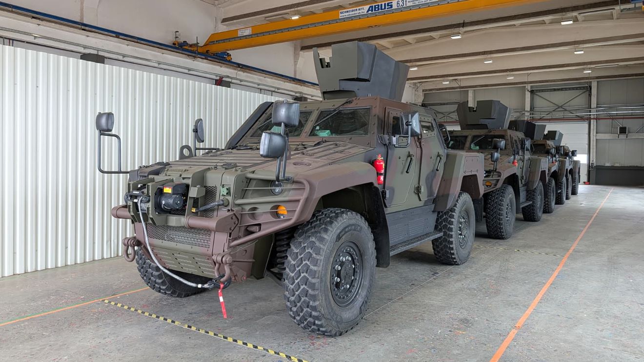 Primele vehicule blindate COBRA II fabricate integral în România au fost livrate Armatei