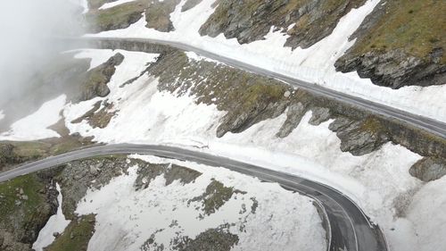 VIDEO Săptămâna viitoare va fi deschis Transfăgărășanul / ”Stratul de zăpadă depășește încă pe alocuri doi metri”