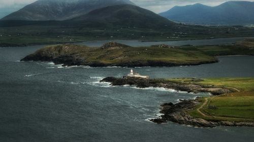 Un mormânt vechi de peste patru milenii a fost redescoperit în Irlanda/ Arheologii au crezut că situl a fost distrus în urmă cu peste 170 de ani