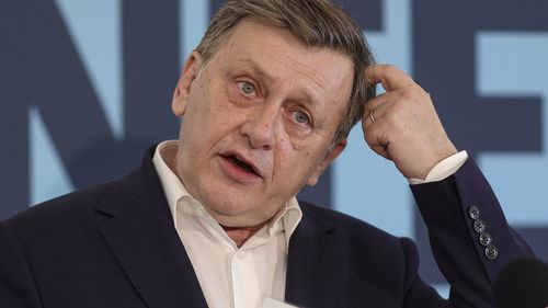 Crin Antonescu, despre presupusa întâlnire Dan-Ponta-Coldea: Dacă aşa ceva s-a întâmplat, nu mă surprinde sub nicio formă / Dacă aşa s-a întâmplat, nu cred că este avantajoasă electoral, cred că este reciproc dăunătoare