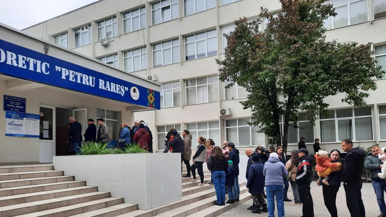(EXPLICATIV) De ce au fost rezultatele referendumului din Republica Moldova privind integrarea europeană așa de strânse?