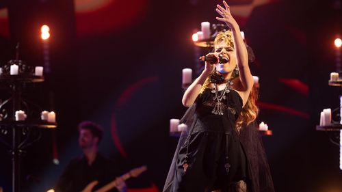 VIDEO România merge la Eurovision cu piesa "Choke Me" cântată de Alexandra Căpitănescu