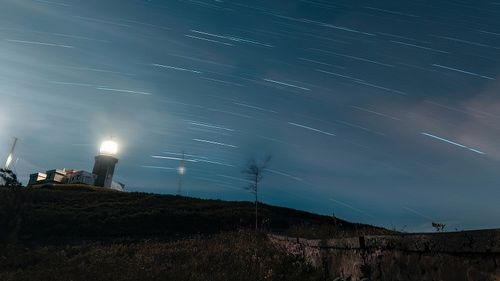 Quadrantidele, prima ploaie de stele căzătoare din 2021, poate fi observată în această noapte. Pământul e azi cel mai aproape de Soare