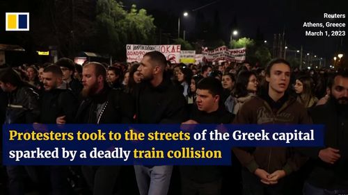 UPDATE Bilanţul accidentului de tren din Grecia a ajuns la 57de morți. Autorităţile caută răspunsuri, ministrul transporturilor a demisionat, un şef de gară a fost arestat, lucrătorii feroviari sunt în grevă, în timp ce durerea se transformă în furie populară