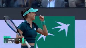 Meci spectaculos: Sorana Cîrstea o învinge pe Aryna Sabalenka, lidera WTA, la Roma
