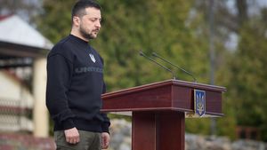 Zelenski: Rachetele teroriştilor au luat viaţa a două persoane, tineri. Condoleanţele mele familiilor! Alte 40 de persoane, femei, copii şi bărbaţi au primit ajutor medical în urma rănilor şi traumelor suferite. Pentru fiecare astfel de atac, invadatorii ruşi vor primi răspunsul nostru