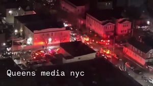 Cel puţin 11 persoane rănite prin împuşcare în fața unui club de noapte din Queens, New York