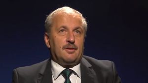 Vasile Dâncu: În România vine o forță politică nouă, care neagă orice tradiție, care nu pune mâna pe Biblie atunci când consilierii ei trebuie să jure. Sunt agenți ai schimbării importante a lumii, care se încearcă din afară