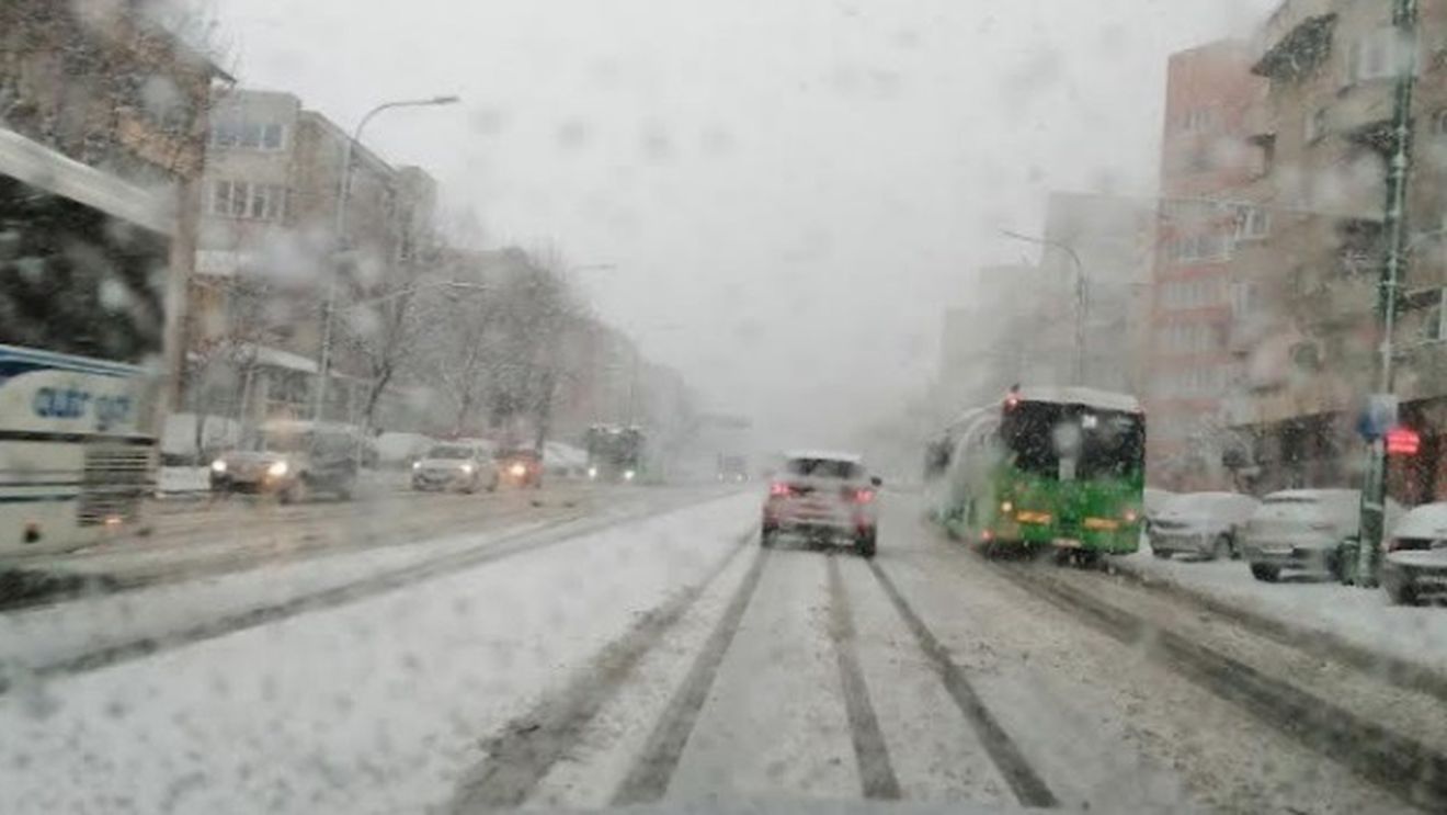 Trafic intens pe DN1 Brașov – Ploiești. Se circulă în coloană