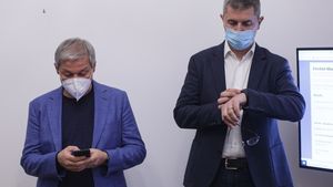 Barna: Mâine dimineață Dacian Cioloș începe dialogul cu PNL și UDMR, pentru că avem un protocol de coaliție care nu a fost denunțat de niciun partid. Coaliția poate fi reconstituită