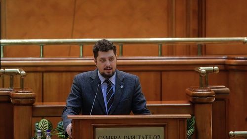 Claudiu Târziu cere sancționarea istoricilor Mădălin Hodor și Mihai Demetriade, acuzați că au încălcat legea funcționarului public prin semnarea unei petiții anti-AUR