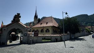Dosar penal pentru lucrări neavizate la Muzeul Prima Școală Românească, din Șcheii Brașovului / Ar fi fost distruse picturi murale vechi de peste două secole