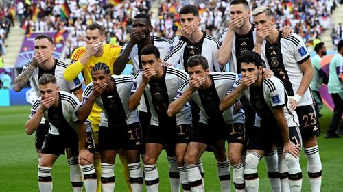 Controversele Campionatului Mondial de Fotbal din Qatar: corupție, jocuri geopolitice, bani și revelația unui stat autocrat