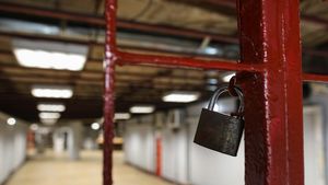 Una dintre ieșirile de la stația de metrou Ștefan cel Mare va fi închisă începând de luni, anunță Metrorex