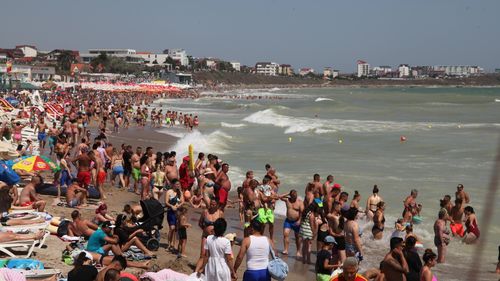 Stațiunea Costinești va avea în plus 16 hectare de plajă / Costurile estimate la aproape 400 de milioane de lei / ”Era necesar, s-a construit mult, mulți turiști...”