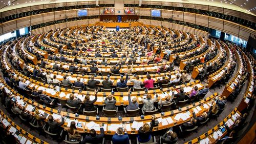 Cum se votează în Europa: Toţi europenii sunt invitaţi în luna mai să îşi aleagă reprezentanţii în Parlamentul UE. Dar nu vor vota cu toţii în acelaşi mod