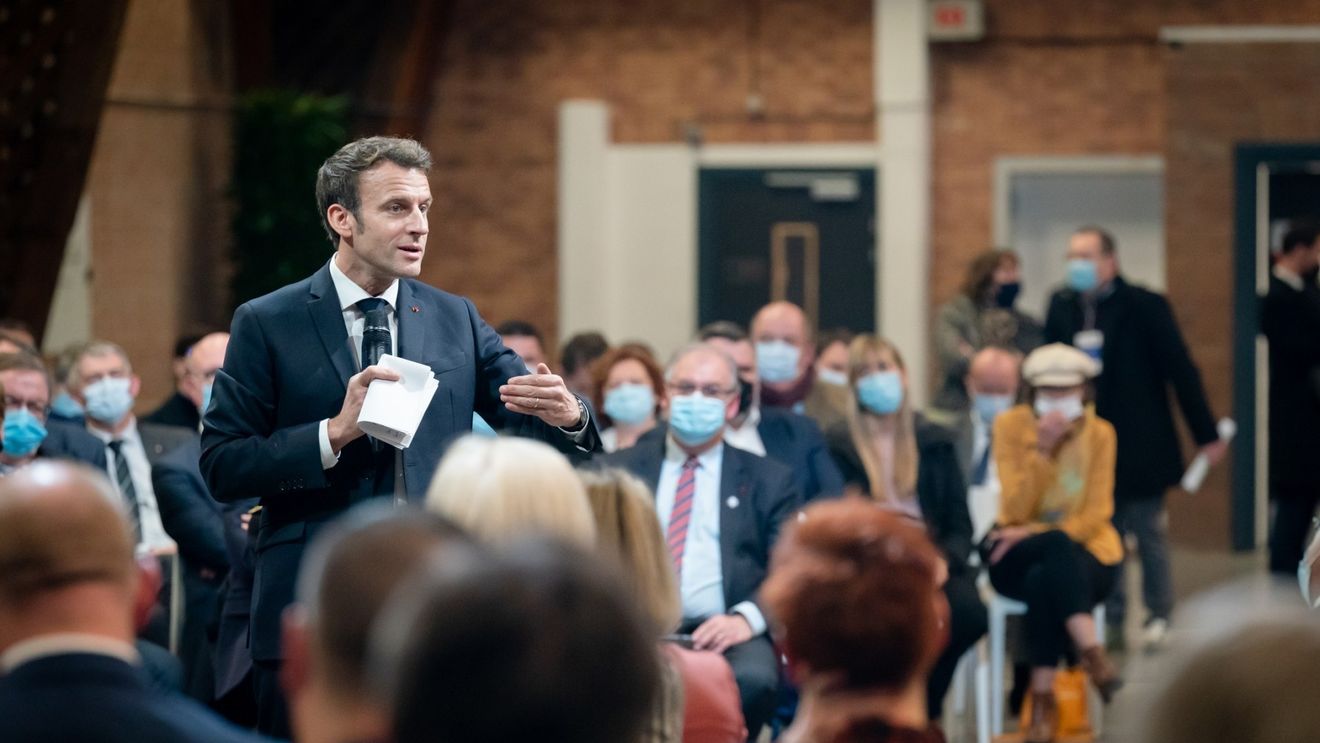 Franța adoptă o lege prin care cere "iertare" populaţiei harki / Macron, suspectat că vrea să exploateze trecutul colonial în scopuri electorale