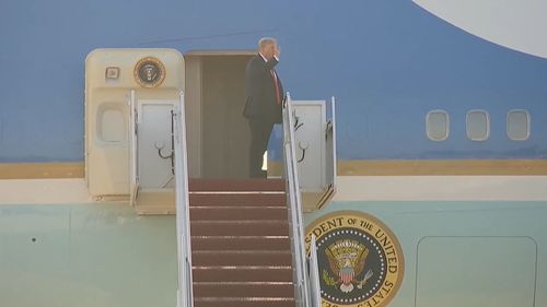 Summit Trump-Putin, Alaska | Președintele SUA, Donald Trump, a postat mesajul „MIZE RIDICATE!!!”, înainte de decolare / Discuții cu reporterii de la bordul Air Force One: Ucraina va decide cu privire la eventuale schimburi de teritorii cu Rusia