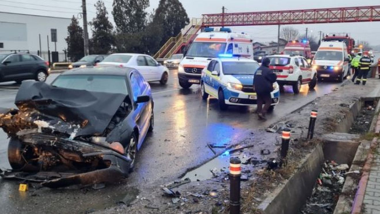 Accident cu două autoturisme în zona localității Potigrafu, soldat cu moartea unei femei de 74 de ani