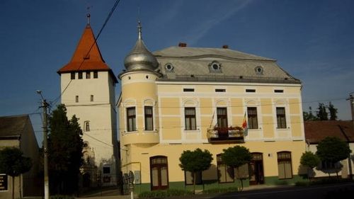 Palatul Arany din Salonta, renovat cu sprijinul statului ungar / 84 de monumente maghiare din Transilvania, cetăţi, castele, muzee, biserici, se află în curs de reabilitare