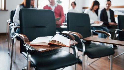 Din anul școlar 2024-2025 pot să fie și peste 28 de elevi într-o clasă de gimnaziu sau de liceu, cu aprobarea Ministerului Educației, potrivit ROFUIP 2024