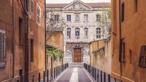 Staţiunile balneare din Franţa au devenit oraşe fantomă