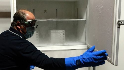 Mihai Tudose: Europa s-a mobilizat pentru a produce vaccinuri, numai România va fi depozit