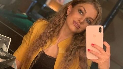 VIDEO Debut de succes pentru o cântăreață la Ministerul Sănătății: Angajată fără concurs pe post de consilier la Direcția Monitorizare, Implementare Spitale Regionale / Precizări bizare ale Ministerului Sănătății