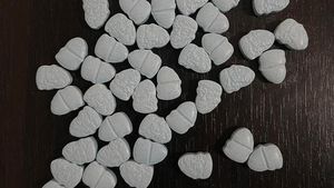 30 de kilograme de droguri ”Cristal”, găsite în mașina unor presupuși traficanți în Brăila. Substanțele, ascunse în roata de rezervă