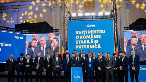 În noul PNL condus de generalul Ciucă, femeile lipsesc cu desăvârșire / Până și eterna Raluca Turcan a dispărut din peisaj