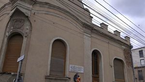 Casa primului primar român din Alba Iulia, Camil Velican, va fi restaurată / Povestea unui monument istoric abandonat în centrul orașului