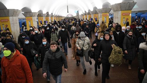 Stațiile de metrou din Kiev au devenit buncăre improvizate