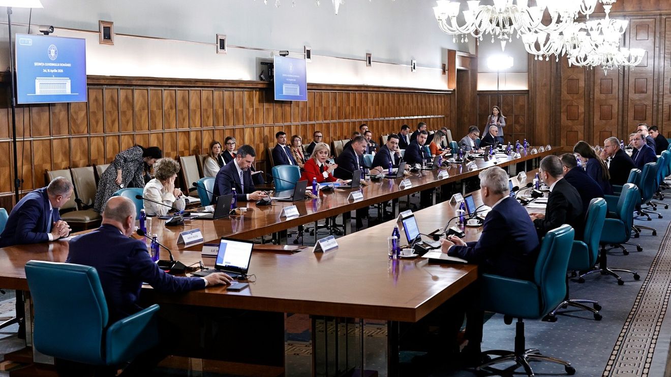 Premierul Bolojan, ședință extraordinară de guvern cu două ore înainte de votul din Parlament la moțiunea de cenzură 