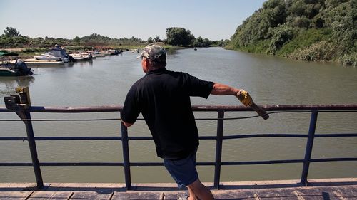 Radio Europa Liberă: Ucraina vrea să mute exporturile pe Dunăre după blocajele din Polonia. Cum poate câștiga România din asta?