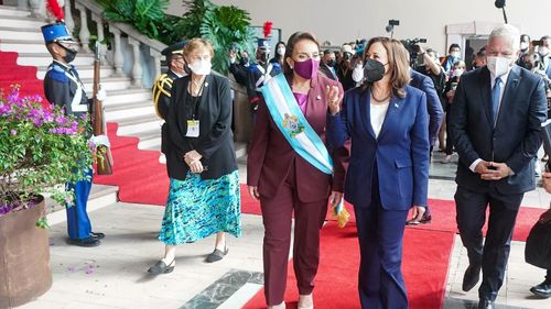 Vicepreşedinta SUA Kamala Harris și vicepreședintele Taiwanului William Lai, prezenți în Honduras la învestirea Xiomarei Castro, prima femeie preşedinte din istoria ţării