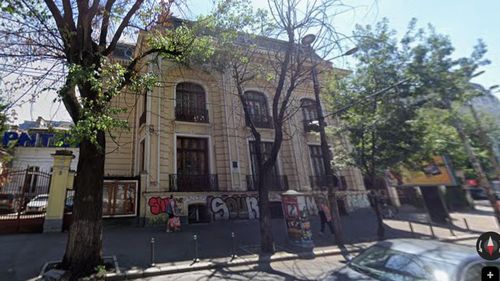 Primăria Capitalei acuză subînchirieri ilegale într-un imobil dat PNȚCD în centrul Bucureștiului / Ar fi fost deschis un restaurant în curtea imobilului din Piața Rosetti