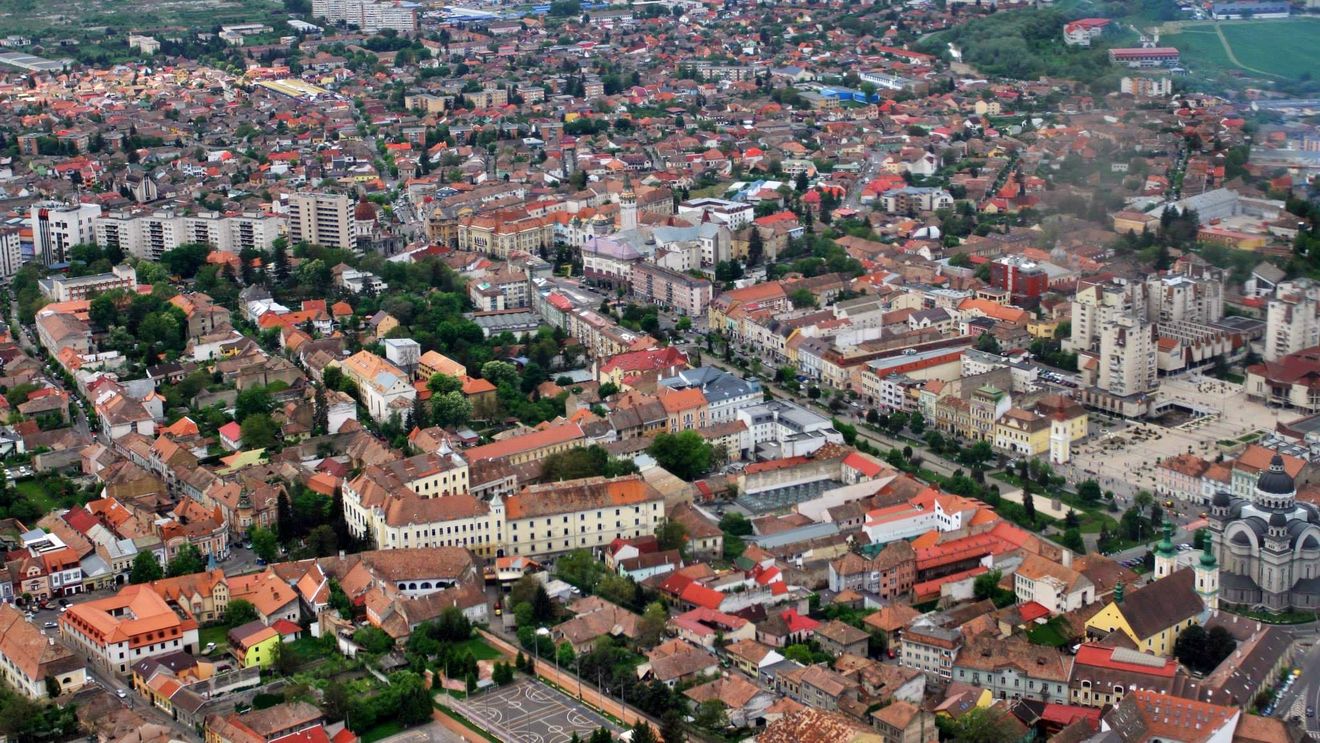 Toate școlile și grădinițele din Târgu Mureș și din alte 6 localități din județul Mureș intră în scenariul roșu de azi, cu școală 100% online timp de 14 zile
