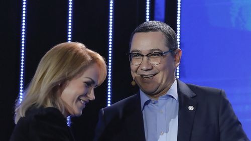 Ponta, întrebat dacă Pro România va avea candidat la Primăria Capitalei cu scopul de a-i pune piedică Gabrielei Firea: ”În general, proștii cred că noi trăim cu grija lor. Doamna Firea nu e..., e o persoană inteligentă”