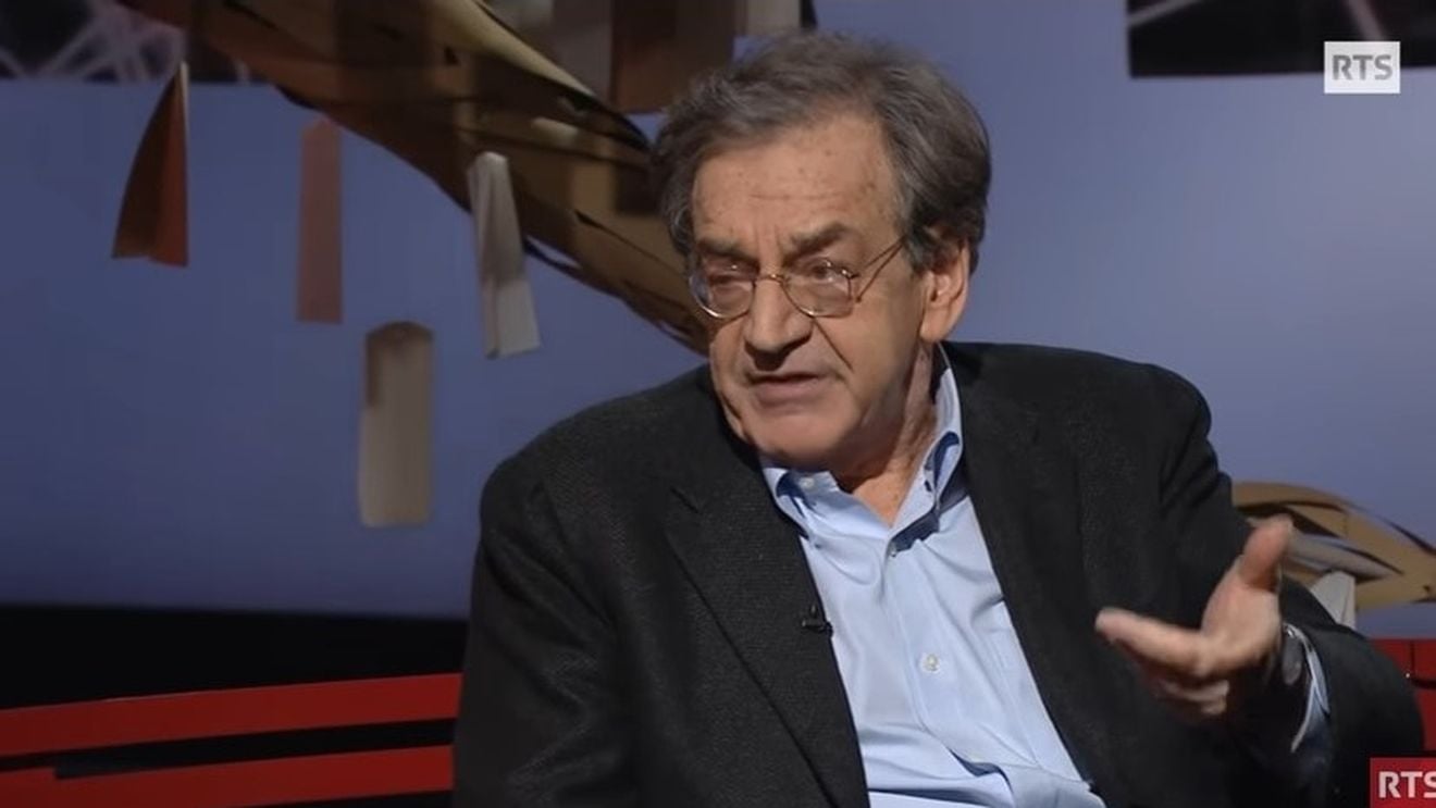 VIDEO Macron condamnă atacul antisemist al Vestelor Galbene asupra scriitorului Alain Finkielkraut: Mi-ar fi fost frică dacă nu ar fi fost poliţia, din fericire au fost acolo