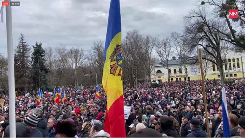 VIDEO Protest antiguvernamental organizat de partidul oligarhului fugar Ilan Șor la Chișinău. Manifestația s-a încheiat cu lansarea unor porumbei în aer. Reacția Guvernului