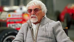 Viața de film a lui Bernie Ecclestone - Fostul șef al F1 a împlinit 95 de ani, s-a retras la țară și își crește fiul de 5 ani