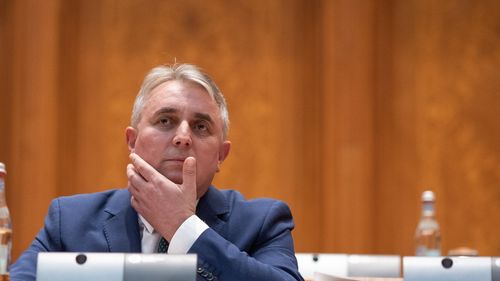 Camera Deputaților votează miercuri moțiunea simplă împotriva ministrului Lucian Bode