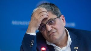 Ministrul Finanţelor: Există un semnal de îngrijorare în ceea ce priveşte încetinirea creşterii economice