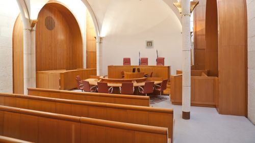 Israel: Curtea Supremă respinge contestația împotriva unei acțiuni de urmărire a telefoanelor mobile pentru a preveni răspândirea variantei Omicron a Coronavirus