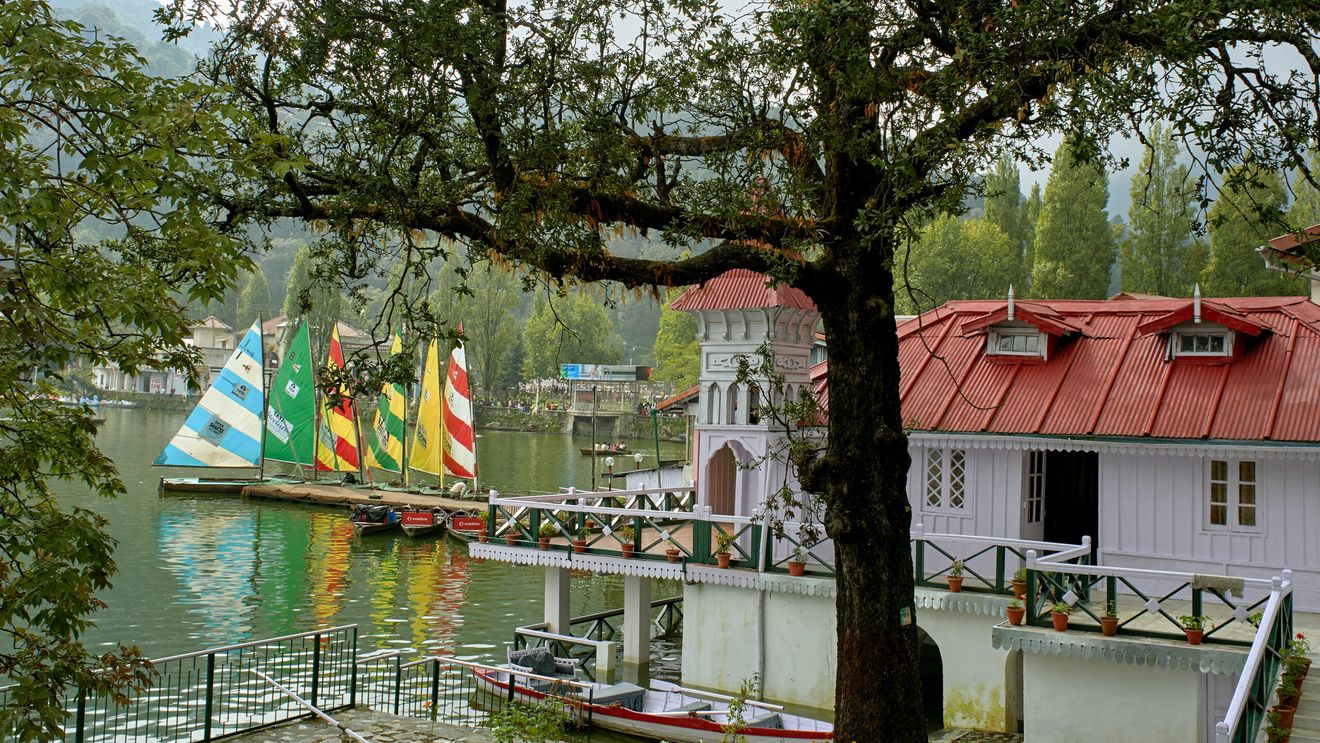 E nevoie de un sat întreg – proiectul turistic inovator care insuflă o nouă viață comunităților montane din India (reportaj The Guardian)