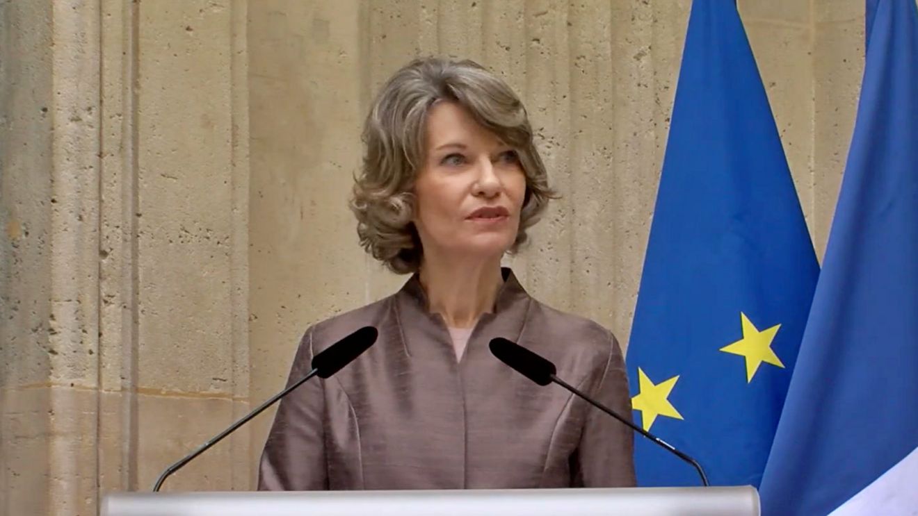 „O eroare de casting” – sindicatele profesorilor din Franța, după ce deputata Anne Genetet, de meserie doctor și specializată în apărare, a fost numită ministra Educației