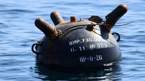 O mină marină descoperită în Marea Neagră, la 13 km est de Sulina