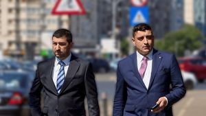 EXCLUSIV Libra Bank a blocat conturile AUR și a sesizat Oficiul pentru Spălarea Banilor pentru ”tranzacții suspecte” către firme controlate de Maricel Păcuraru, patronul Realitatea TV / Marius Lulea a refuzat să declare sursa averii